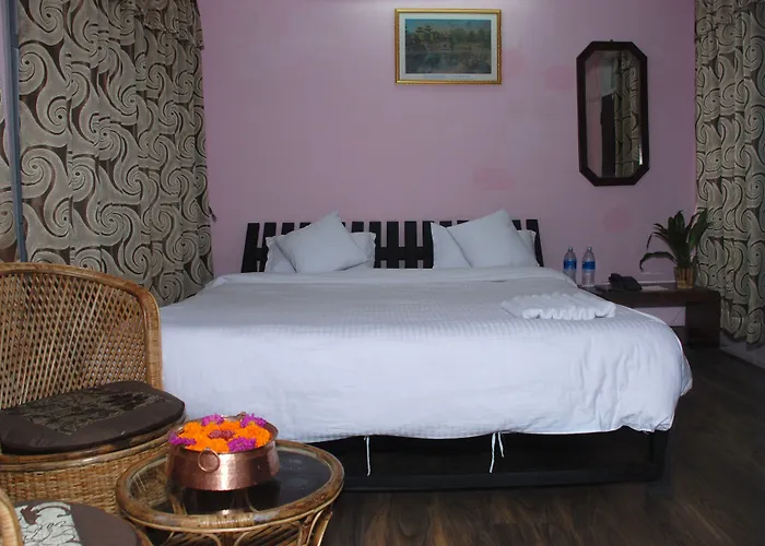 Travelers Hotel 2*