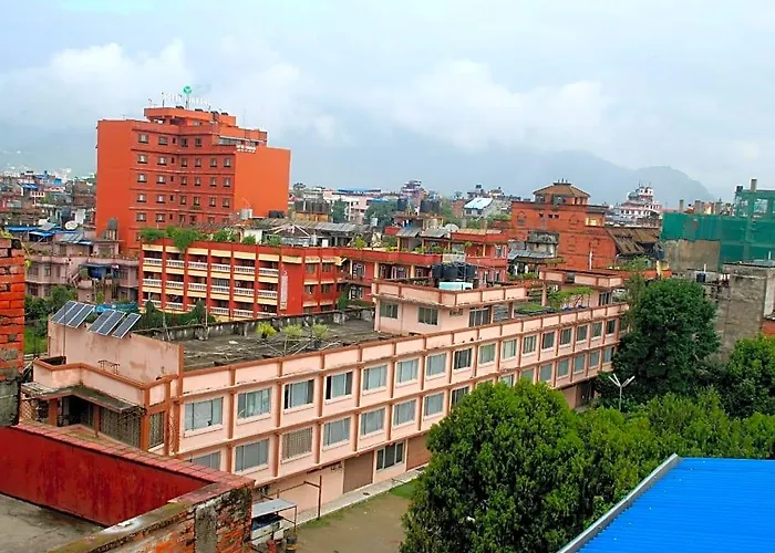 Travelers Hotel 2*