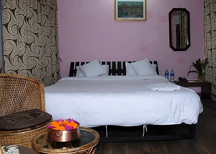 Travelers Hotel 2*